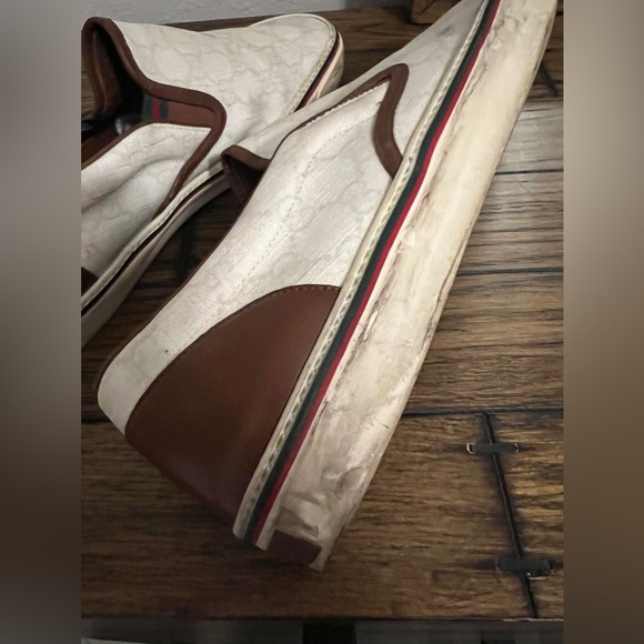 Very worn Gucci slip ons - Picture 3 of 7